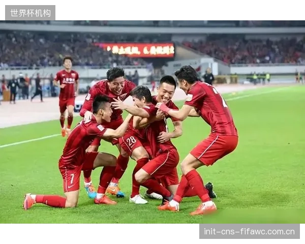 德尚在后防线储备充足，拉克鲁瓦的多面手属性增强了战术布阵灵活性。